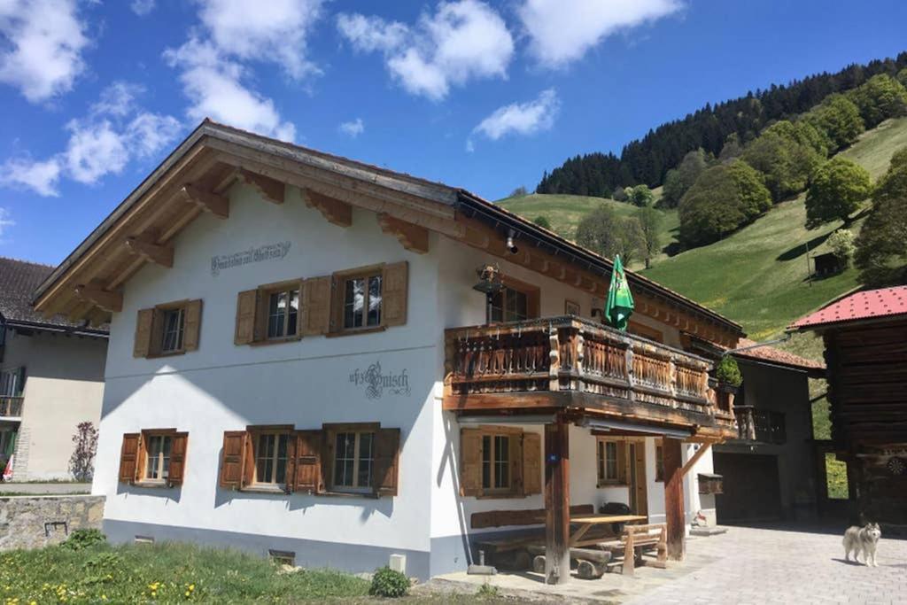 Ferienwohnung Uf Z'Enisch Klosters Exteriér fotografie