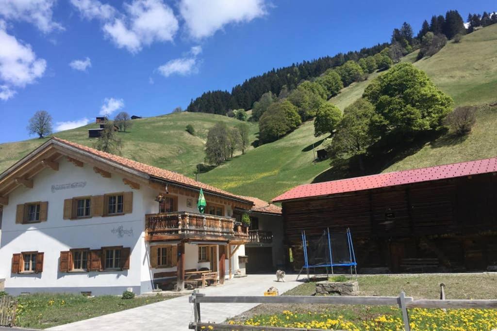 Ferienwohnung Uf Z'Enisch Klosters Exteriér fotografie