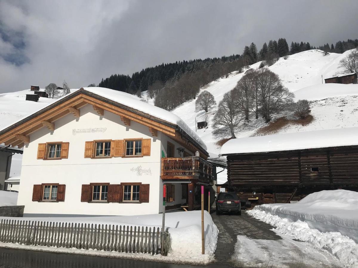 Ferienwohnung Uf Z'Enisch Klosters Exteriér fotografie