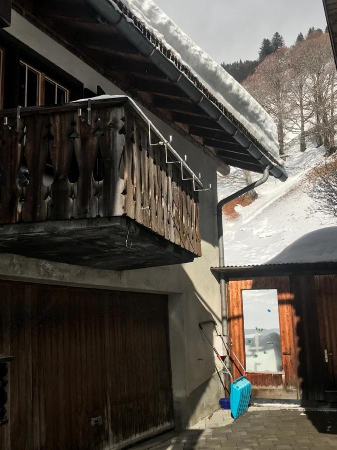 Ferienwohnung Uf Z'Enisch Klosters Exteriér fotografie