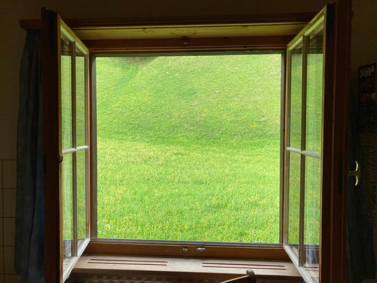 Ferienwohnung Uf Z'Enisch Klosters Exteriér fotografie