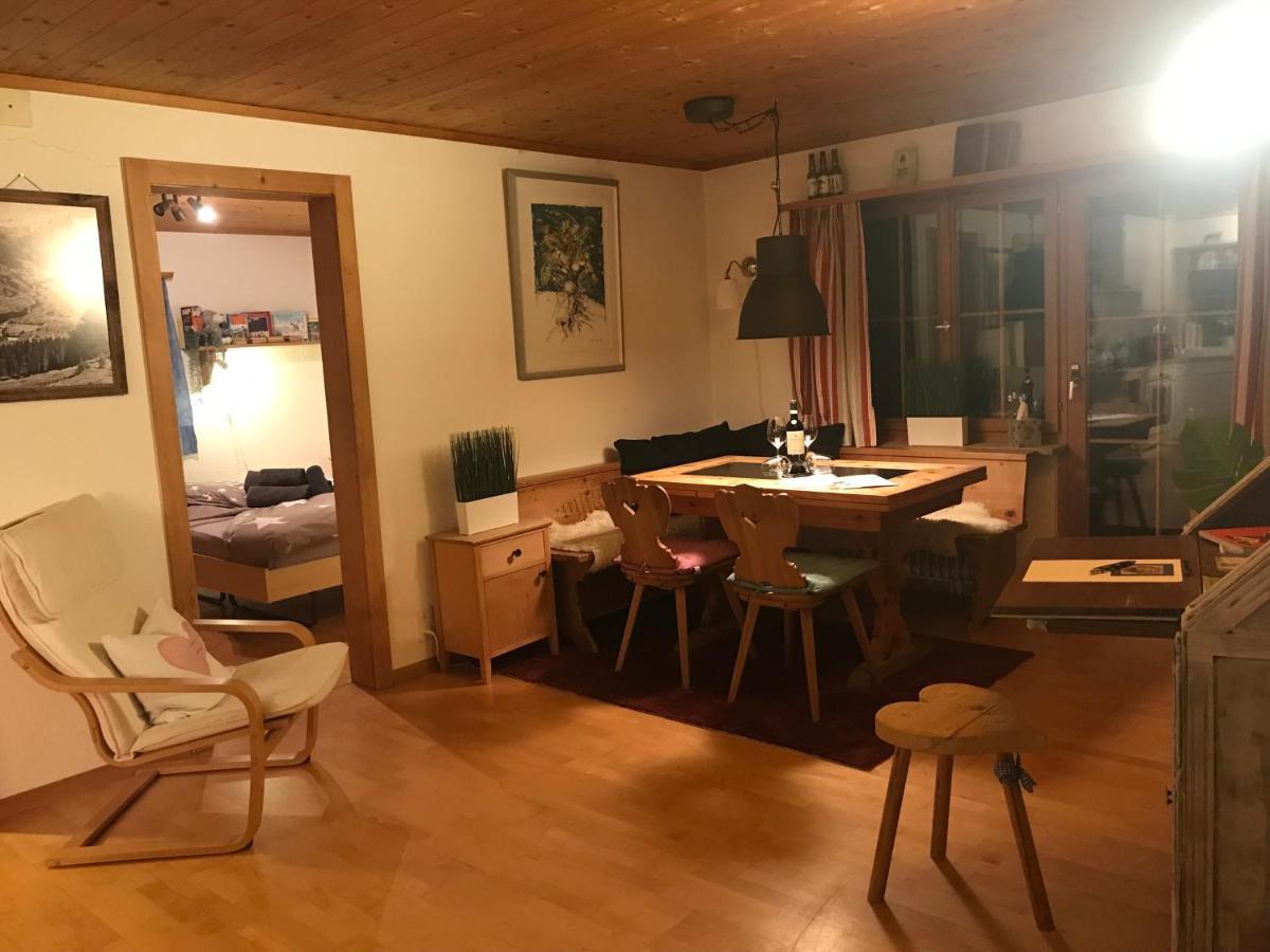 Ferienwohnung Uf Z'Enisch Klosters Exteriér fotografie