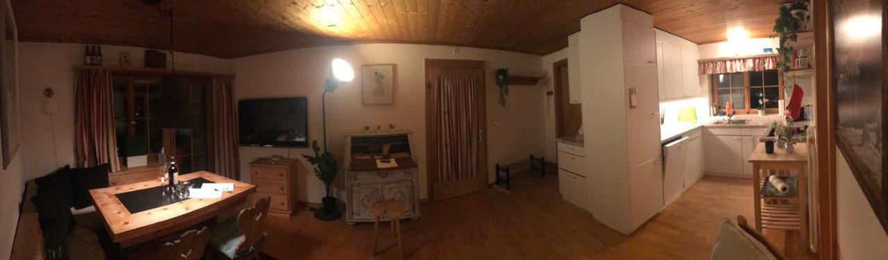 Ferienwohnung Uf Z'Enisch Klosters Exteriér fotografie